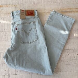Levi’s Wedgie Straight Jeans NWT size 14 X SHORT Waist 32 28” Inseam Light Wash